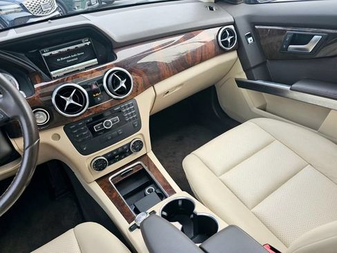 Used 2015 Mercedes-Benz GLK 350 4MATIC image 34