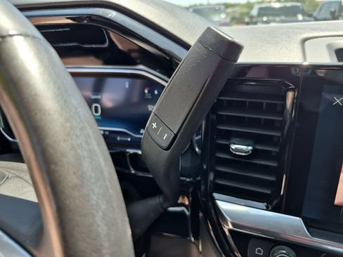 Used 2022 Chevrolet Silverado 1500 RST RWD image 31