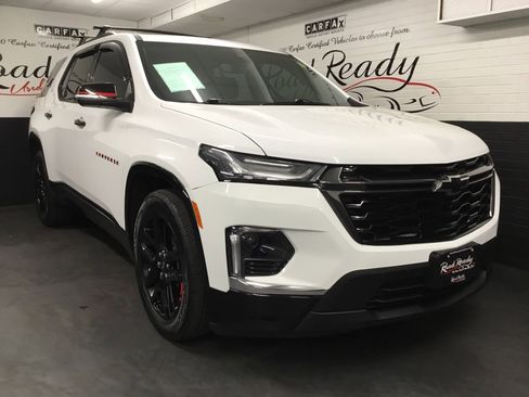 Used 2022 Chevrolet Traverse Premier w/ Redline Edition AWD/4WD image 3