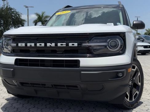 Used 2023 Ford Bronco Sport Outer Banks w/ Tech Package AWD/4WD image 2
