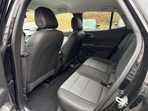 Used 2025 Chevrolet Trax LT image 18
