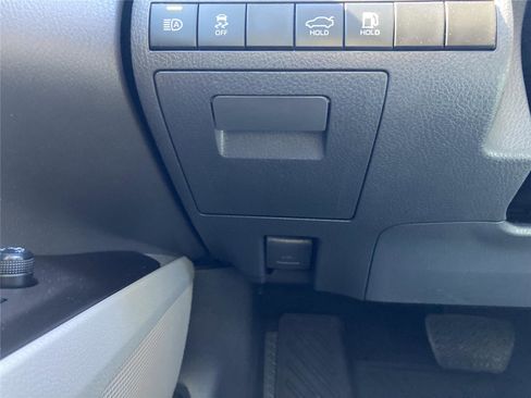 Used 2022 Toyota Camry SE image 20