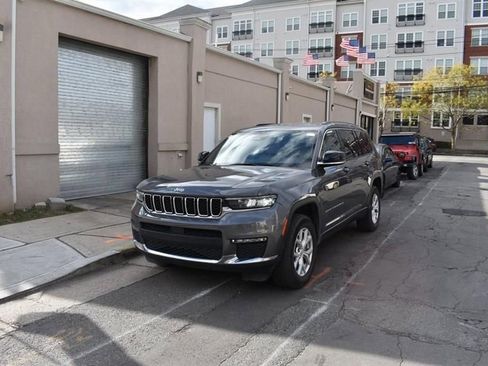 Used 2024 Jeep Grand Cherokee L Limited w/ Luxury Tech Group II AWD/4WD image 2