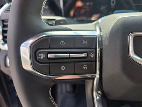 Used 2026 GMC Acadia Denali Ultimate FWD image 28