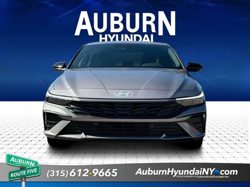 New 2025 Hyundai Elantra SEL FWD image 12