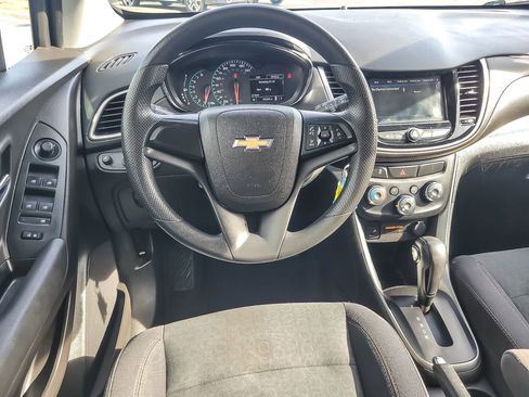 Used 2018 Chevrolet Trax LS image 10