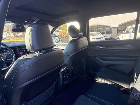 New 2025 Jeep Grand Cherokee L Altitude image 24