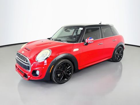 Used 2018 MINI Cooper S FWD image 4
