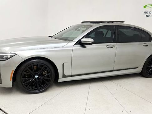 Used 2022 BMW 750i xDrive w/ M Sport Package AWD/4WD image 17