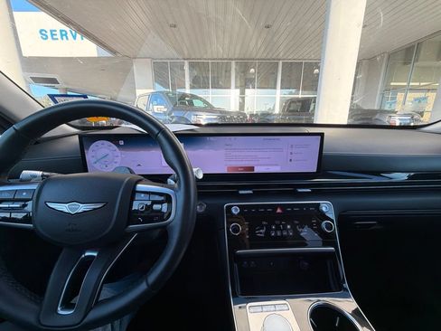 Used 2025 Genesis GV80 2.5T Standard AWD/4WD image 14