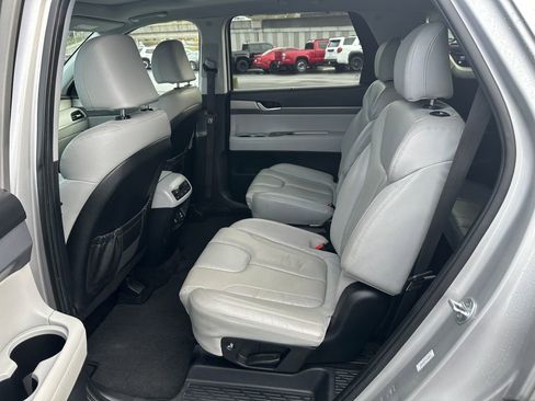 Used 2022 Hyundai Palisade SEL w/ Premium Package image 14