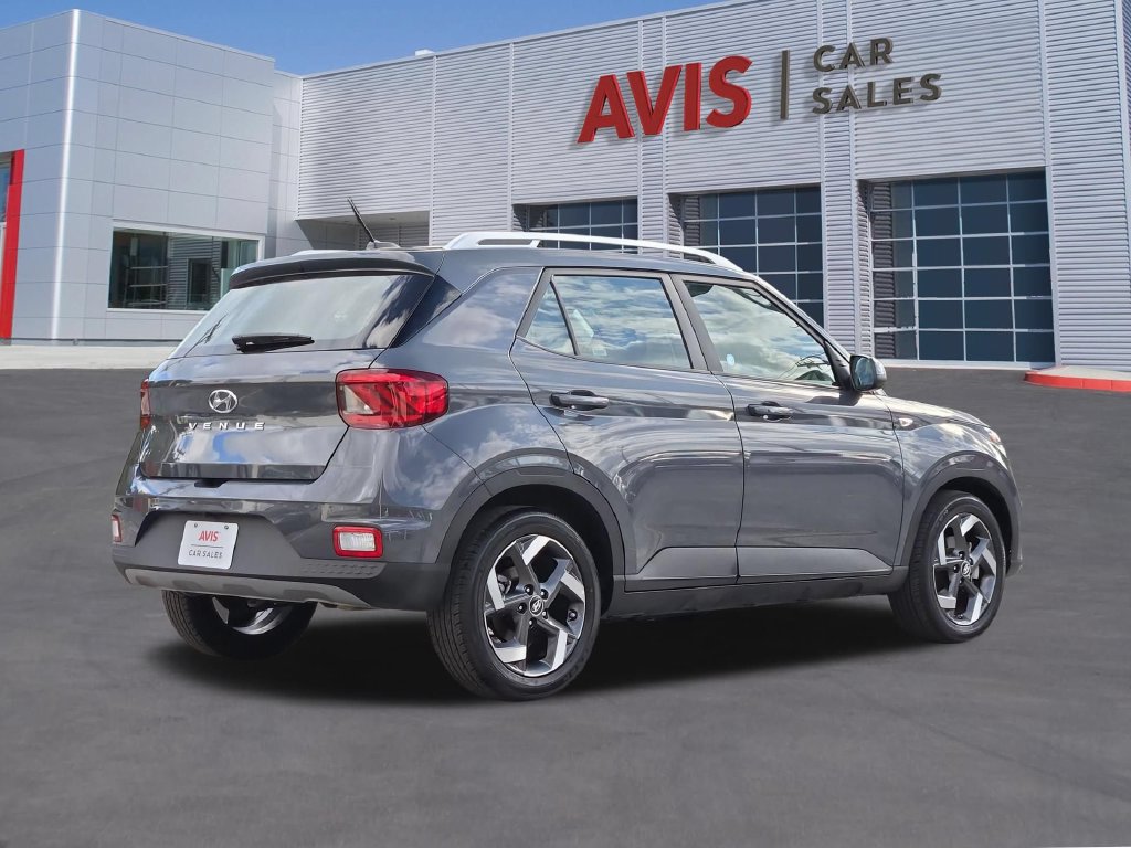 Used 2026 Hyundai Venue SEL FWD image 6