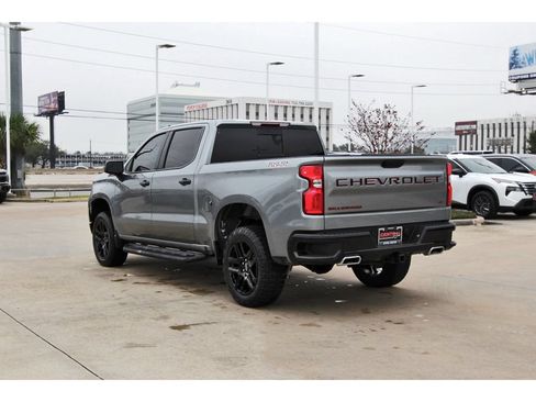 Used 2024 Chevrolet Silverado 1500 LT Trail Boss w/ Convenience Package II AWD/4WD image 4