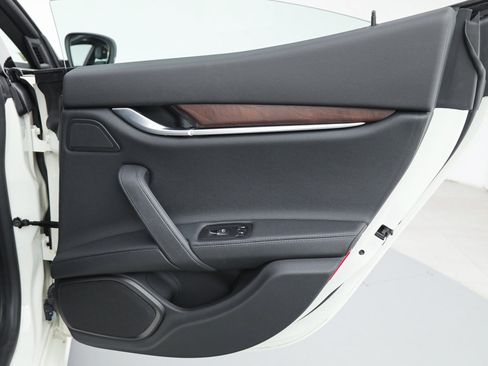 Certified 2023 Maserati Ghibli Modena RWD image 14