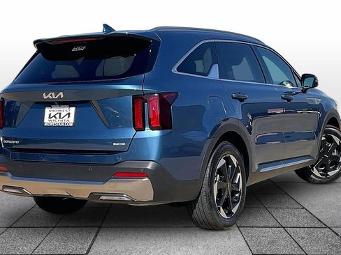 Used 2025 Kia Sorento EX image 13