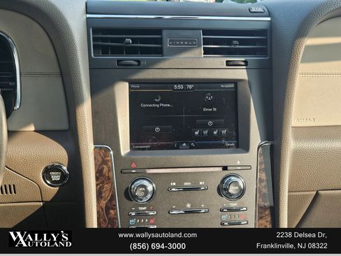 Used 2015 Lincoln Navigator 4WD image 38