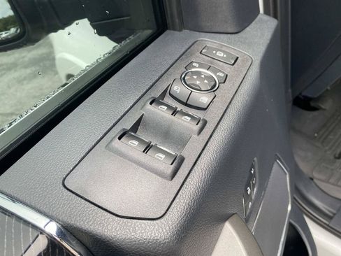 Certified 2022 Ford F350 Platinum w/ Tremor Off-Road Package AWD/4WD image 18