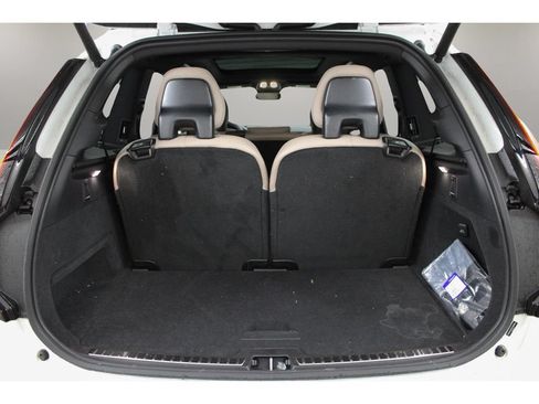 Used 2025 Volvo XC90 B5 Ultra AWD/4WD image 31