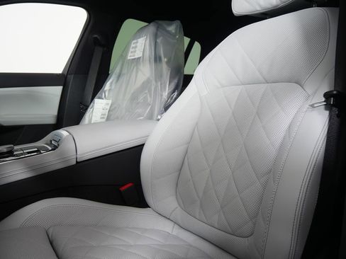 New 2026 BMW X6 xDrive40i image 11