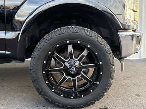 Used 2017 Ford F150 Lariat image 5