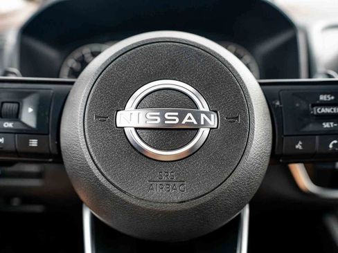 Used 2023 Nissan Rogue SV w/ SV Premium B Package FWD image 14