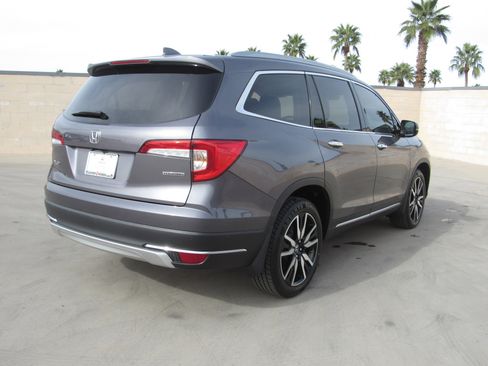 Certified 2022 Honda Pilot Touring image 5