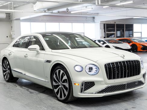 Used 2026 Bentley Flying Spur Plug-In Hybrid image 6