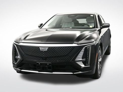 Used 2025 Cadillac Lyriq Luxury AWD/4WD image 8