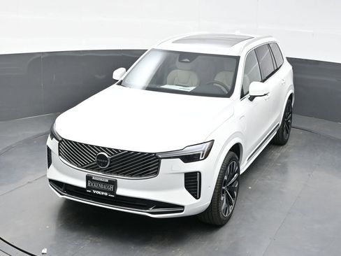 New 2026 Volvo XC90 T8 Plus w/ Protection Package Premier image 39