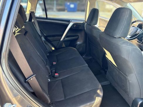 Used 2016 Toyota RAV4 LE AWD/4WD image 34