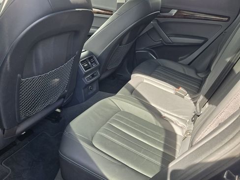 Used 2019 Audi Q5 2.0T Premium w/ Convenience Package AWD/4WD image 10