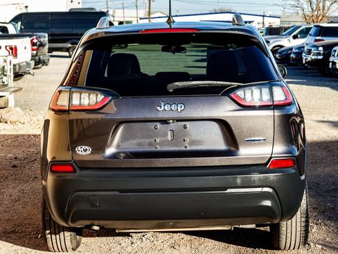 Used 2019 Jeep Cherokee Latitude Plus image 4