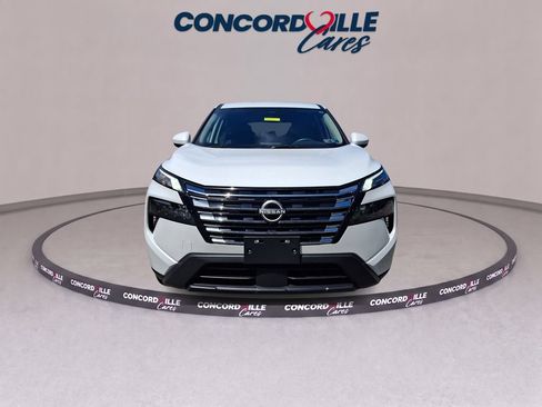Certified 2025 Nissan Rogue SV AWD/4WD image 3
