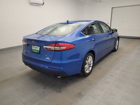 Used 2020 Ford Fusion SE image 9