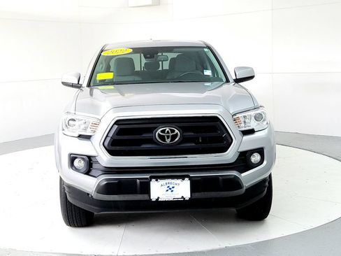 Certified 2022 Toyota Tacoma SR5 AWD/4WD image 8