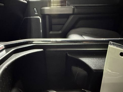 Used 2015 Ford F150 Platinum w/ Equipment Group 701A Luxury image 10