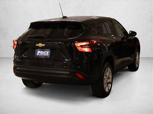Used 2024 Chevrolet Trax LS w/ LS Convenience Package FWD image 6