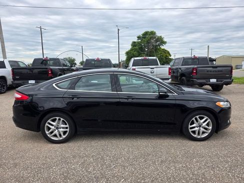 Used 2016 Ford Fusion SE w/ Equipment Group 202A FWD image 8