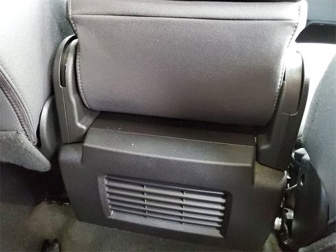 Used 2018 Chevrolet Silverado 1500 LT w/ LT Eassist Package image 19