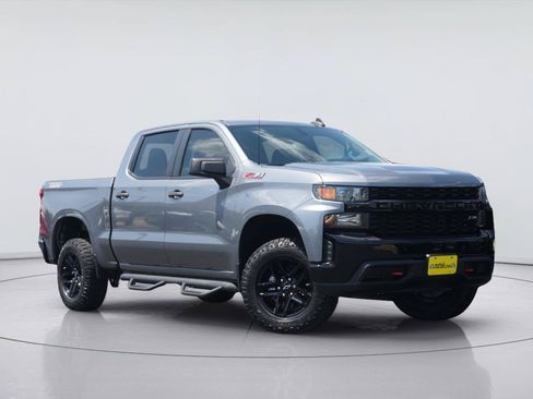 Used 2021 Chevrolet Silverado 1500 Custom Trail Boss w/ LPO, Dark Essentials Package AWD/4WD image 2