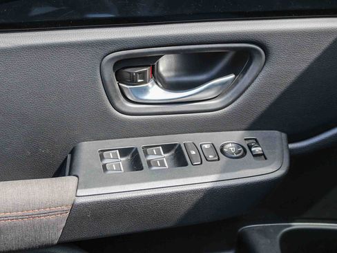 Used 2025 Honda Pilot Sport image 25