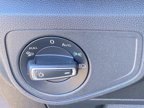 Used 2021 Volkswagen Atlas SE w/ Panoramic Sunroof Package image 18