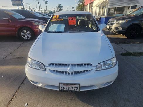 Used 2001 Nissan Altima GXE image 2