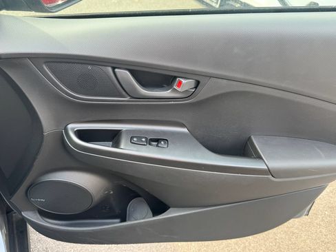 Used 2021 Hyundai Kona SEL Plus AWD/4WD image 31