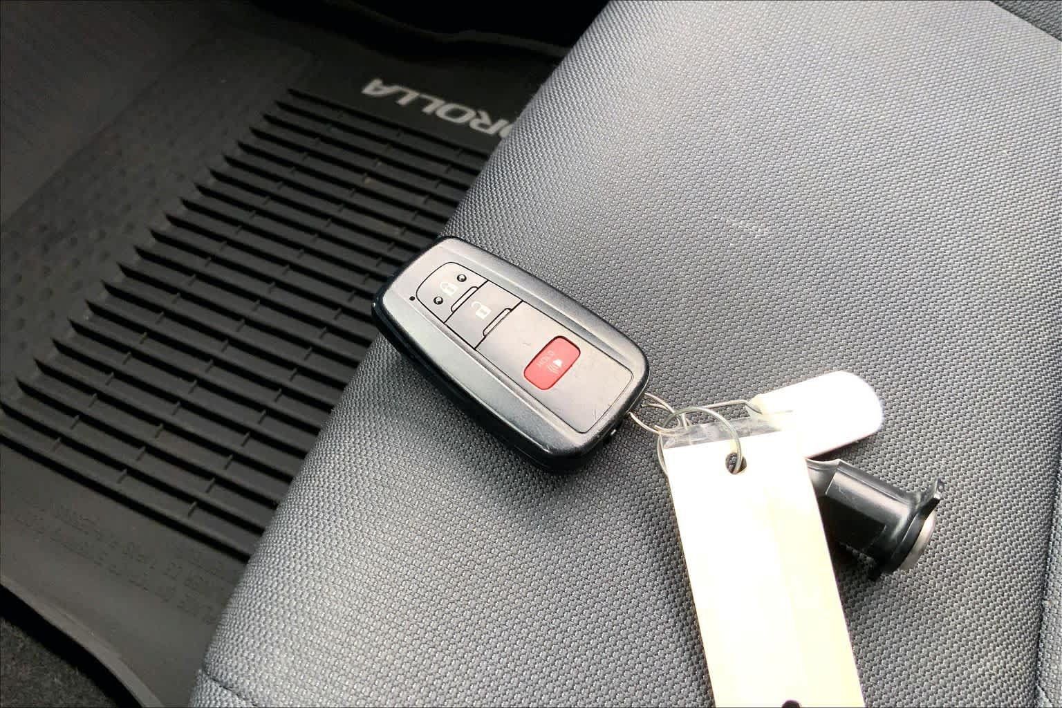 Used 2021 Toyota Corolla SE FWD image 14