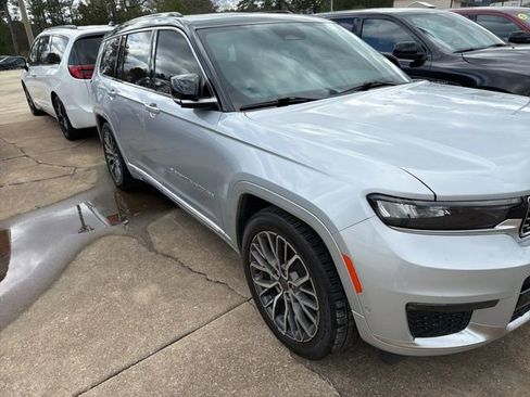 Used 2025 Jeep Grand Cherokee L Summit image 4