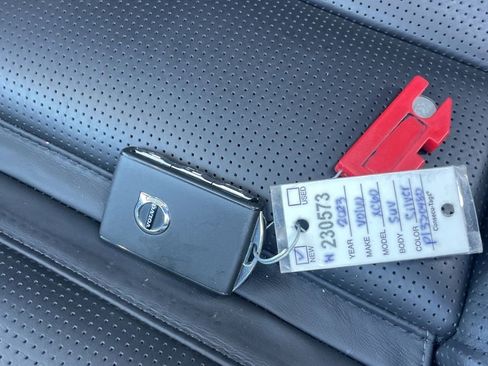 Used 2023 Volvo XC60 B6 Ultimate w/ Climate Package image 40