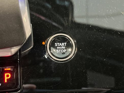 Used 2025 Land Rover Range Rover Sport Autobiography image 29