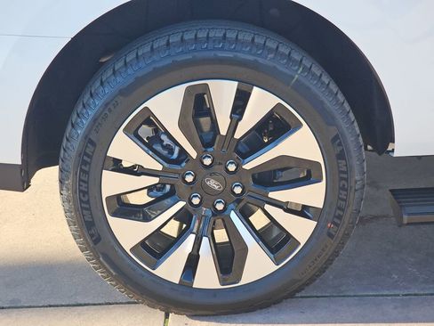 New 2026 Ford Expedition Platinum w/ Driver's Package image 40