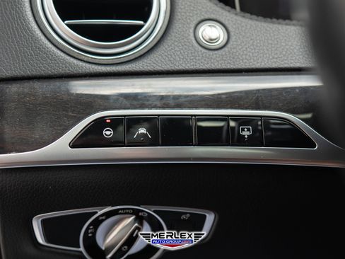 Used 2018 Mercedes-Benz S 560 Sedan image 40